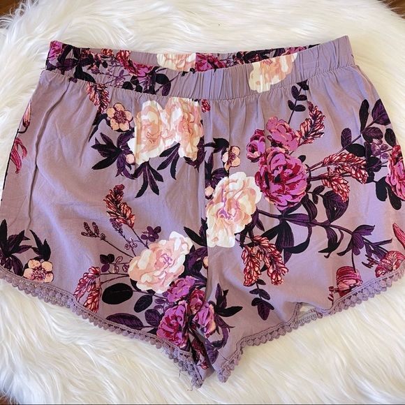 Charlotte Russe Pants - CHARLOTTE RUSSE shorts Bouquet FLORAL boho Detailing shorts SPRING purple large